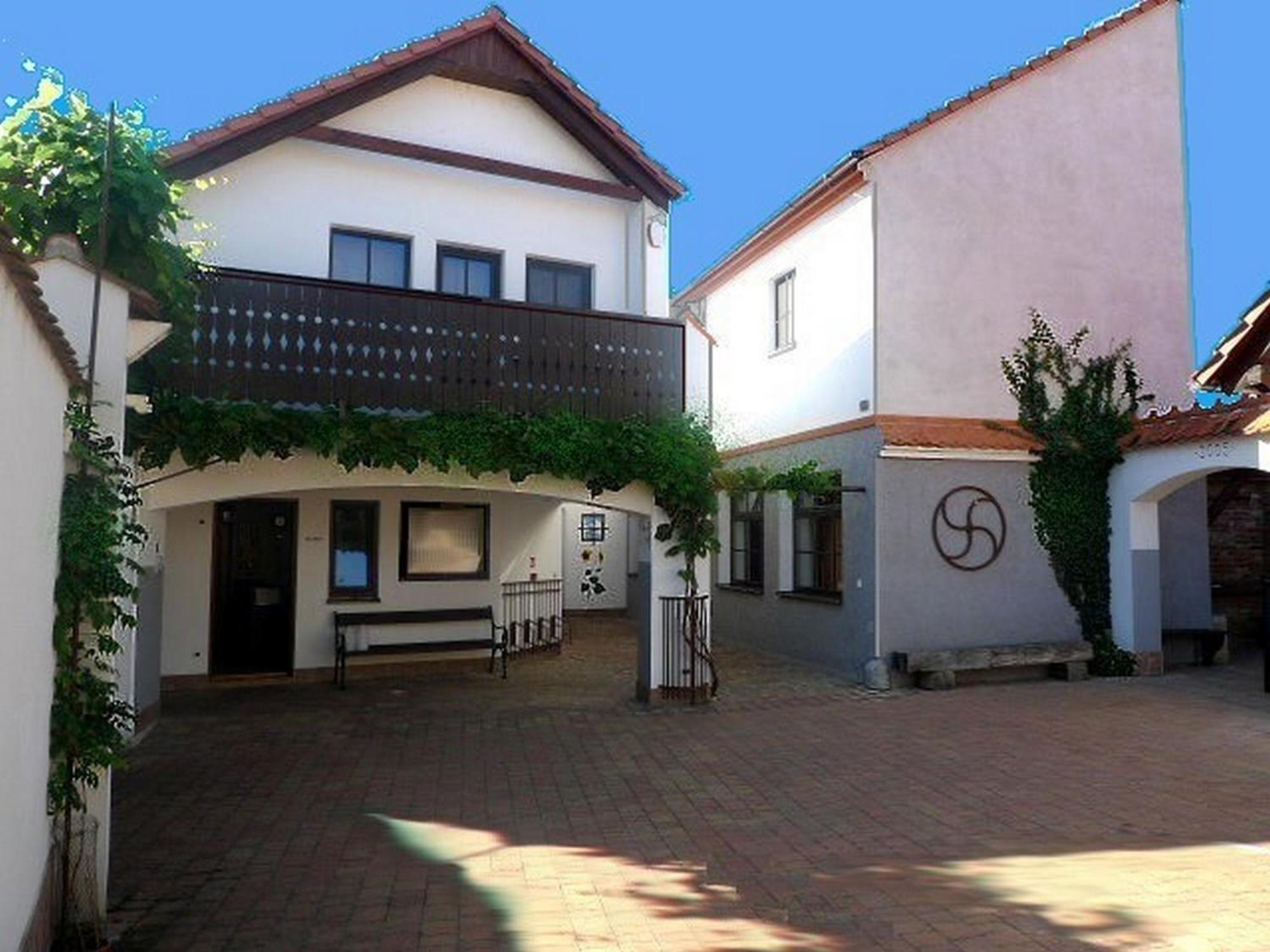 Pension Cerny Jezdec Lednice Exterior foto
