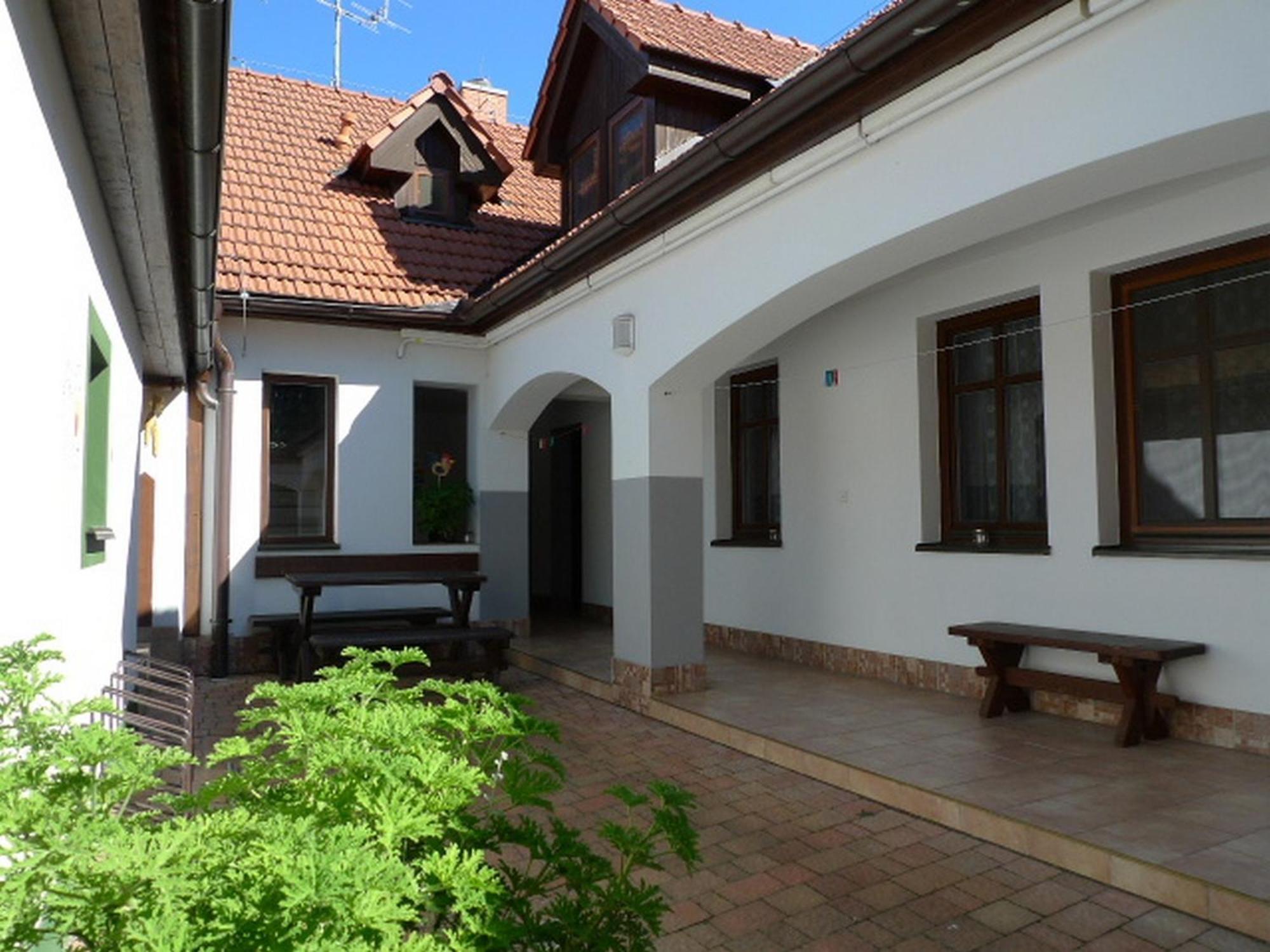 Pension Cerny Jezdec Lednice Exterior foto